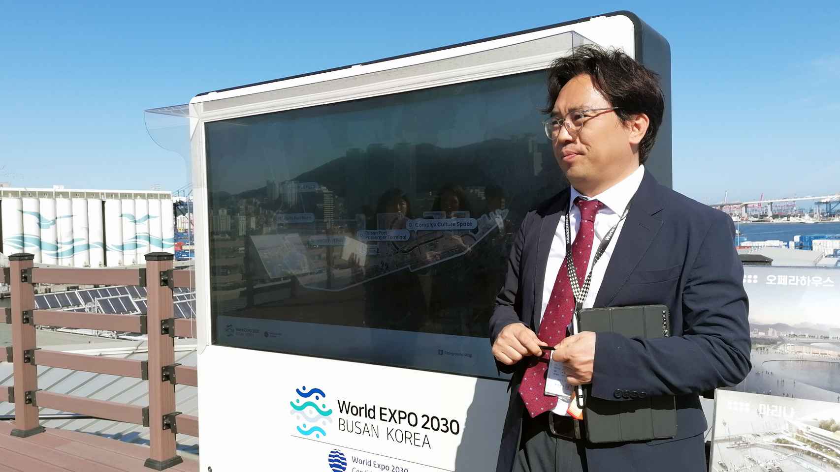 El portavoz del comité organizador de la Ciudad Metropolitana de Busan, Hwang Hyun-ki, durante su encuentro con medios españoles.