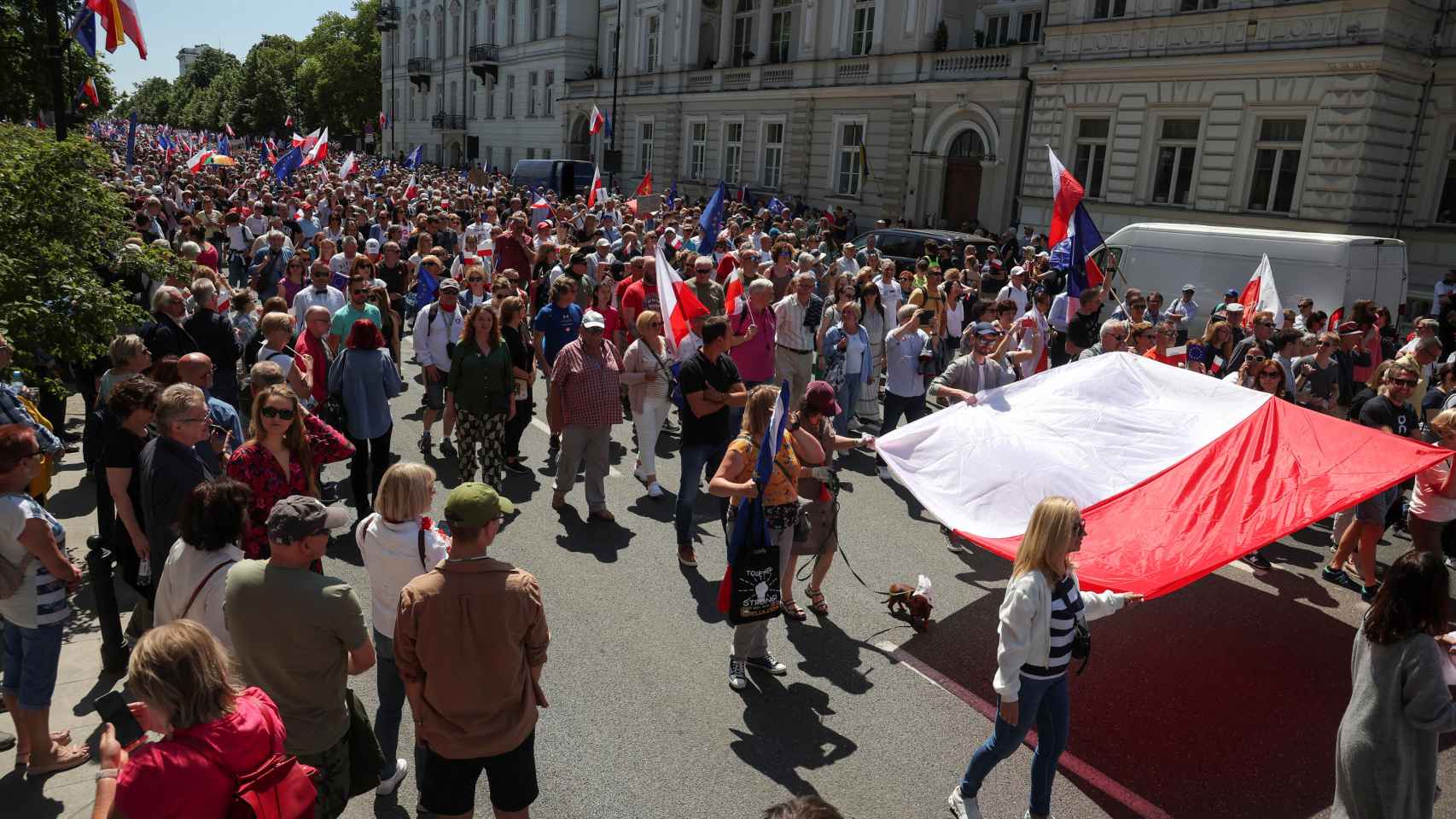 The Polish opposition organizes a protest march against the new government law.