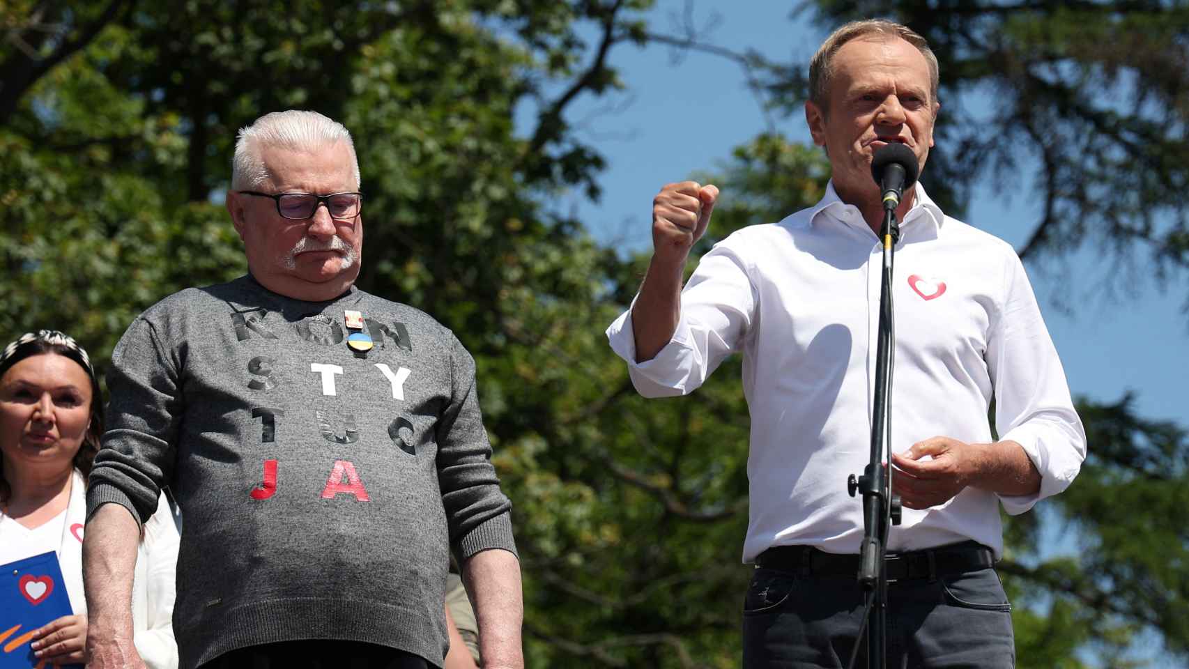 El líder del principal partido de oposición Plataforma Cívica (PO) Donald Tusk y el ex presidente polaco y premio Nobel de la Paz Lech Walesa.