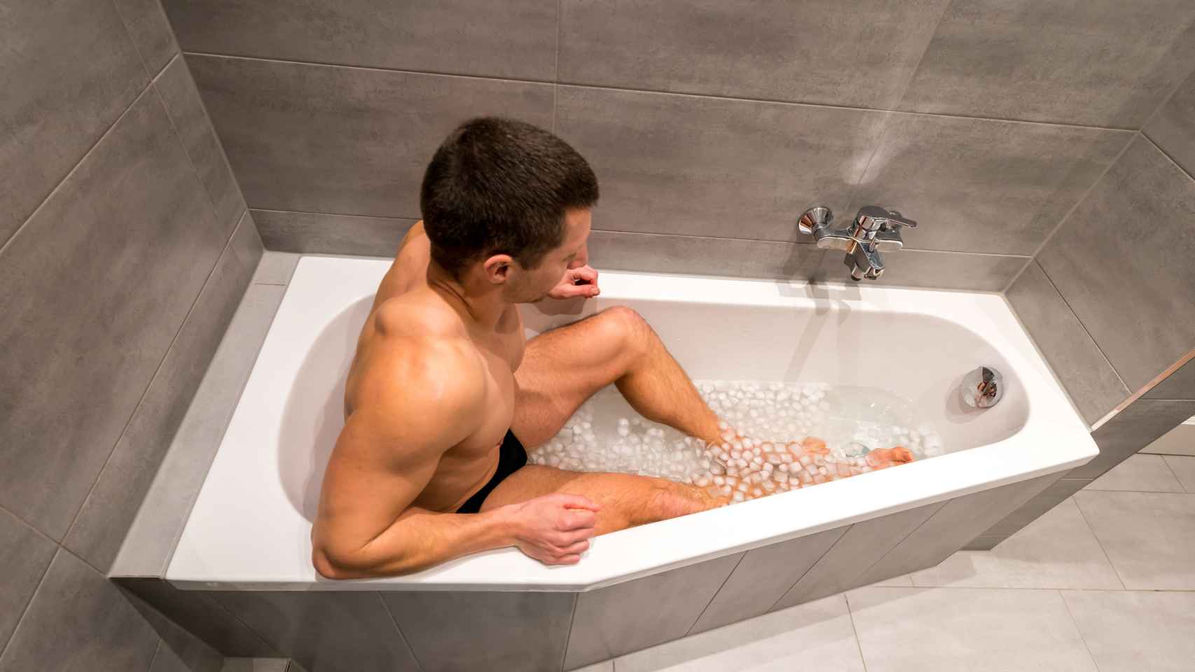 Son beneficiosos los baños con hielo para reducir el dolor muscular?
