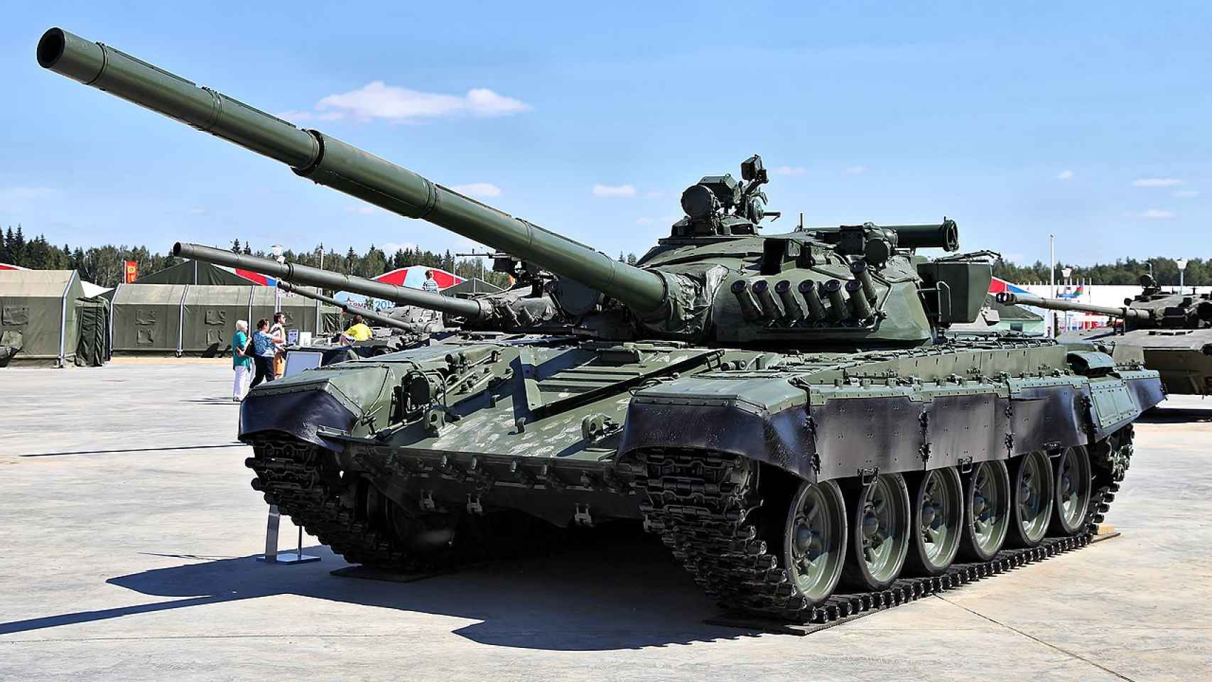 Tanque T-72 en una exposición