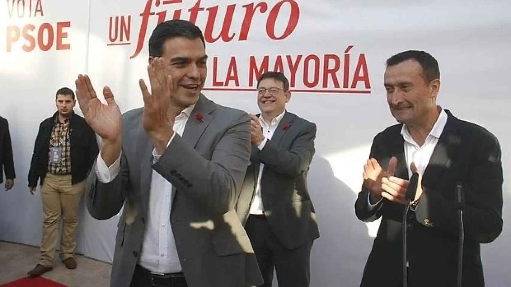Pedro Sánchez, Ximo Puig y el alcaldable del PSOE por Elche, Carlos González.
