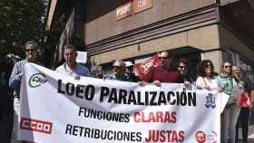 Cacerolada ante la sede del PSOE de Valladolid de los funcionarios de Justicia