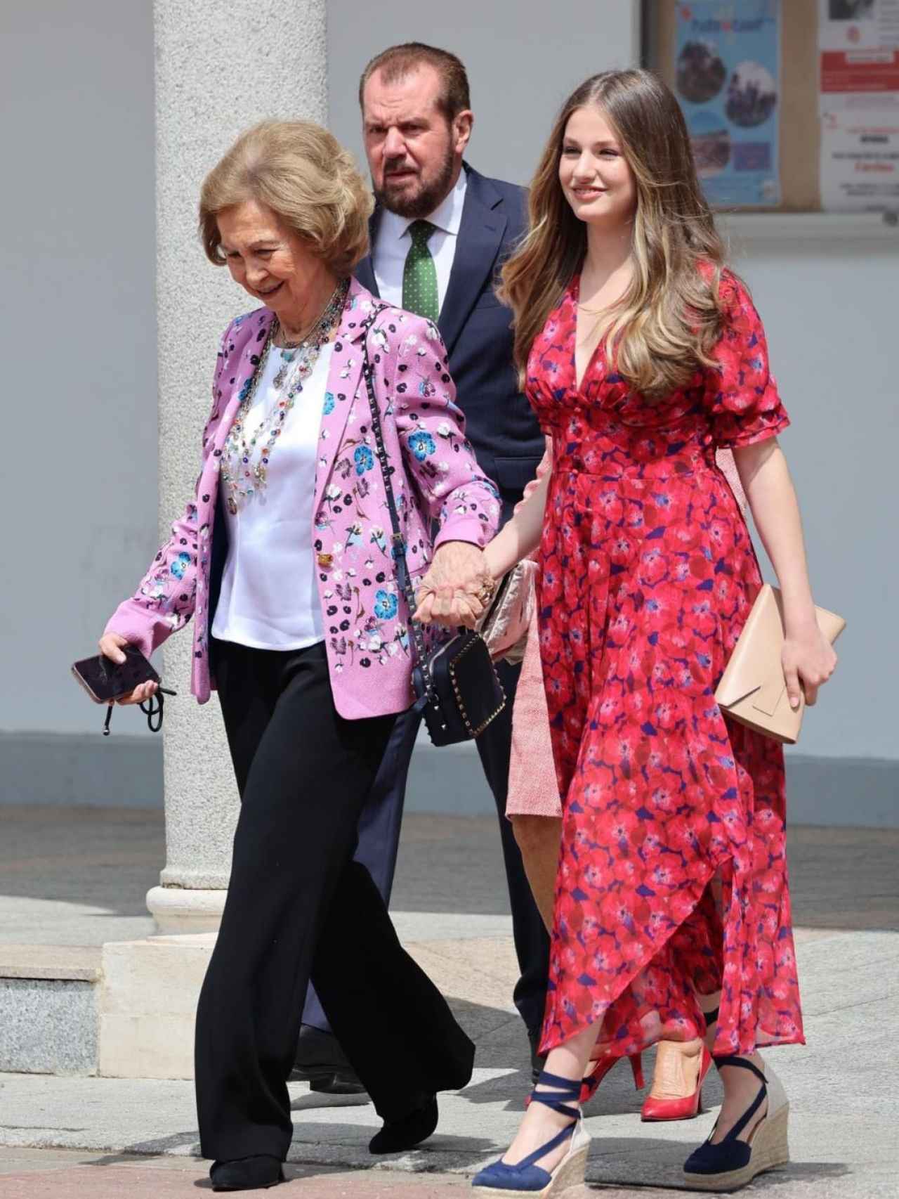 La Princesa de Asturias, el 26 de mayo, en la confirmación de la infanta Sofía, luciendo unas alpargatas de Calzados Picón.