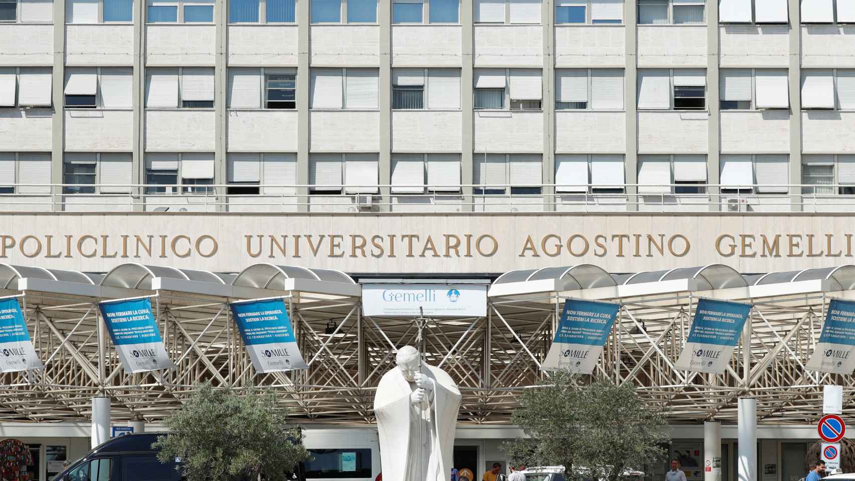 El Hospital Gemelli de Roma, donde el Papa Francisco se somete a la cirugía abdominal este miércoles.