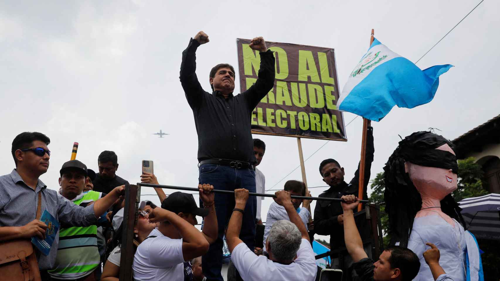 El excandidato presidencial Carlos Pineda, en una manifestación contra la ilegalización de su postulación.