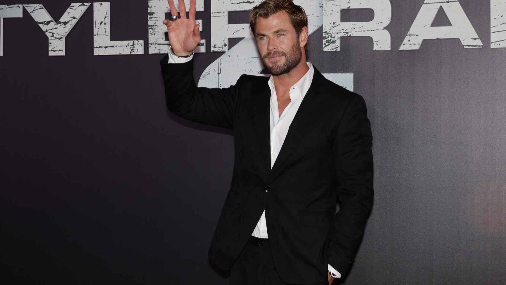 Hemsworth llegó tarde al estreno de su película en Madrid.