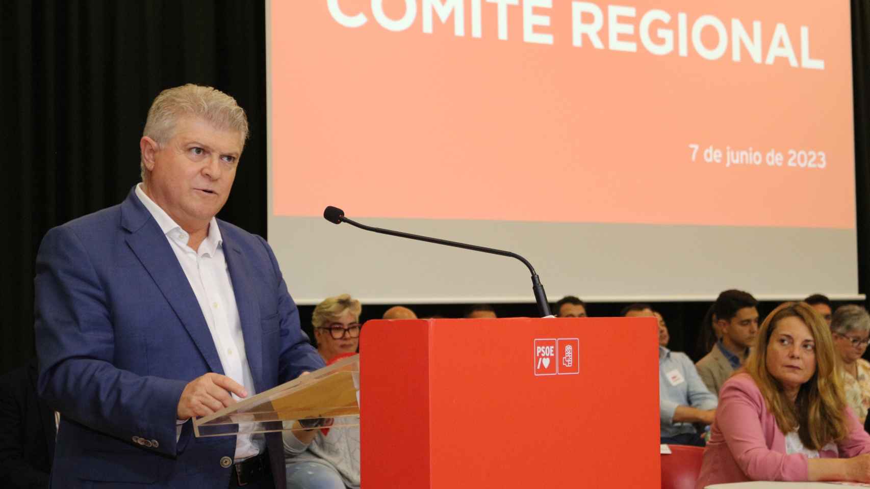 El secretario general del PSOE en la Región de Murcia, Pepe Vélez, el miércoles por la noche, interviniendo en el Comité Regional.
