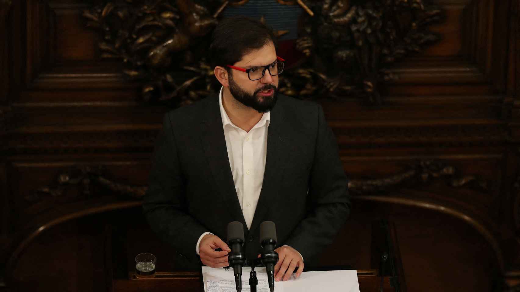 Gabriel Boric pronuncia un discurso durante la primera sesión para redactar una nueva constitución, el miércoles.