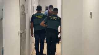 Prisión para el hombre que intentó matar a puñaladas a su expareja en una calle de Guardamar del Segura