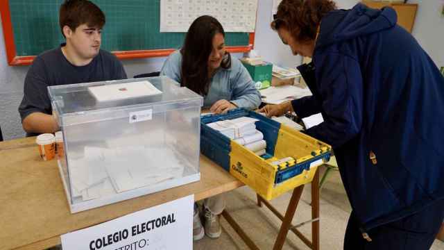 Una mesa electoral en Castilla y León en las elecciones municipales del 28 de mayo.