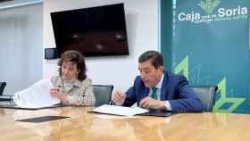 Firma de colaboración entre Caja Rural de Soria y Soria Edita