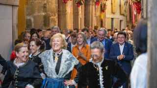 La alcaldesa Tolón, en la inauguración de la Carrera Procesional de la víspera del Corpus de Toledo