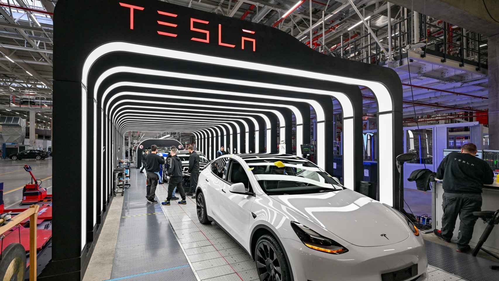 Línea de fabricación de Tesla en la nueva gigafactoría de Berlín.