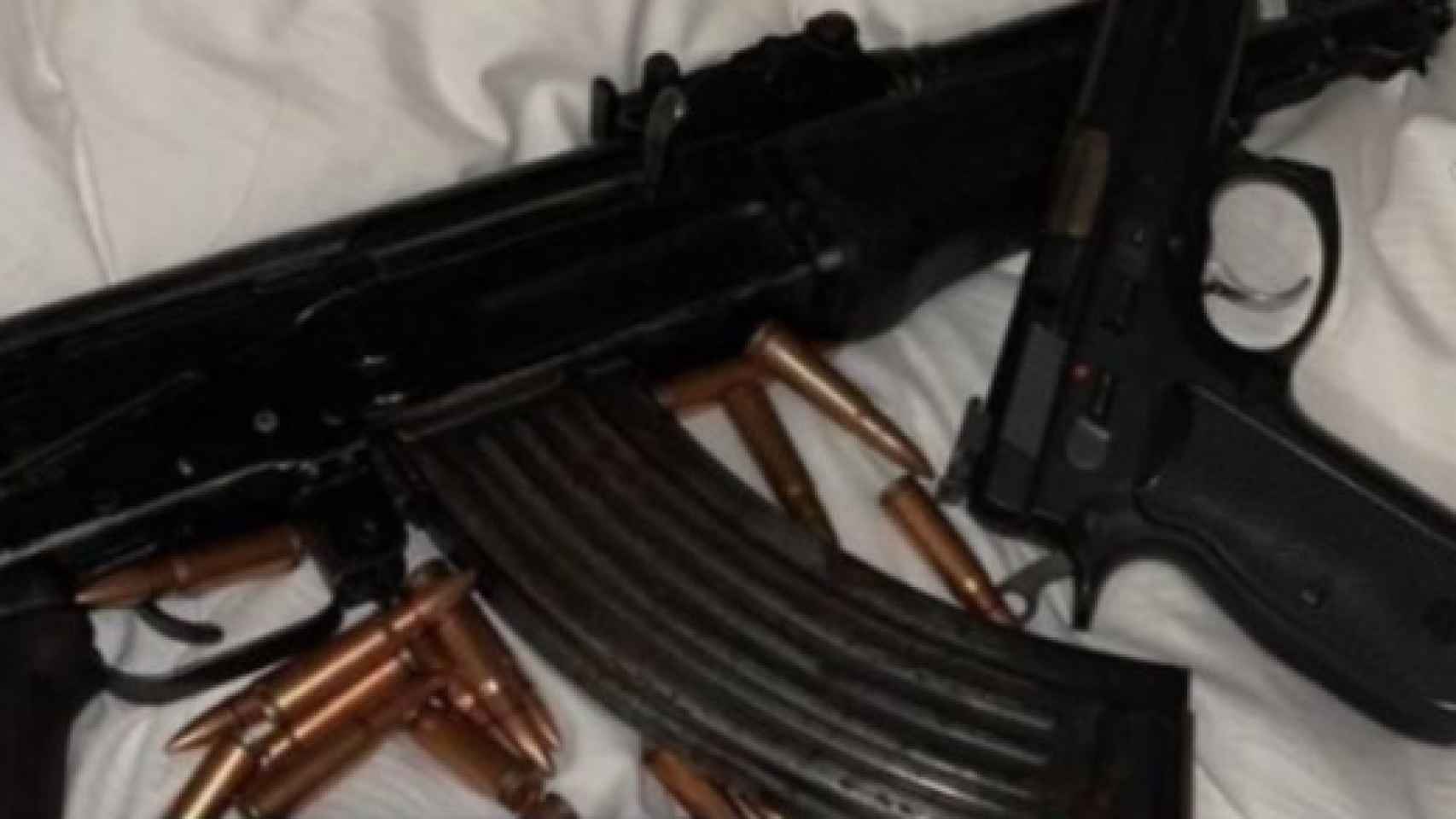 Armas mostradas por la DZ Mafia en Snapchat.