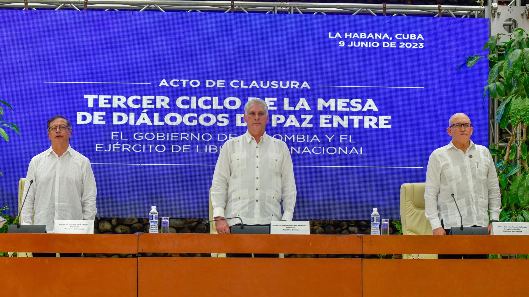 Gustavo Petro, el presidente de Cuba, Miguel Díaz-Canel, y Antonio García, este viernes en La Habana.