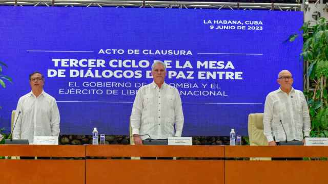 Gustavo Petro, el presidente de Cuba, Miguel Díaz-Canel, y Antonio García, este viernes en La Habana.