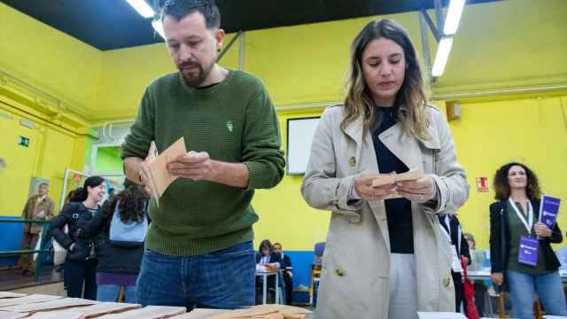 Pablo Iglesias e irene Montero, el pasado 28 de mayo en su colegio electoral de Galapagar (Madrid).