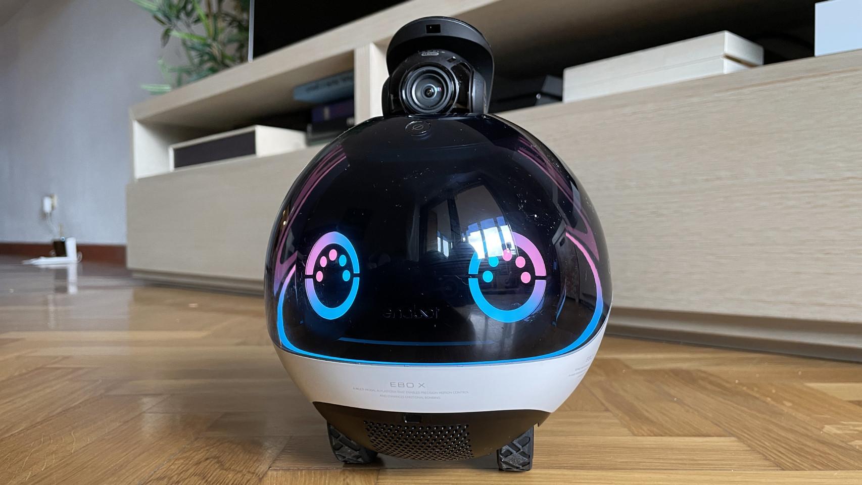 Astro: el adorable robot inteligente para acompañarte en el hogar