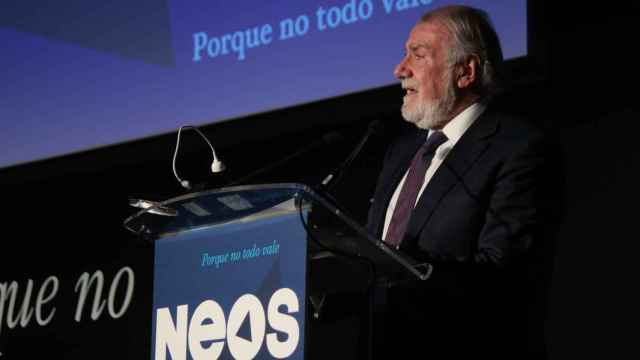 Mayor Oreja en la presentación nacional de NEOS