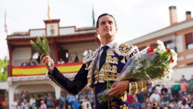 El diestro gaditano David Galván fue el triunfador de la tarde en El Tiemblo ante un buen encierro de Pedrés