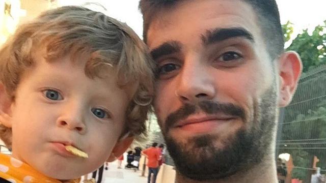 Rafa con su hermano Martín, el niño de Murcia que ha muerto por un tumor cerebral.