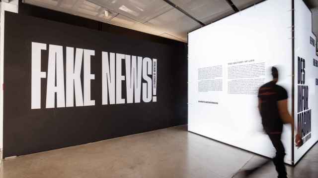 Vista de la exposición 'Fake News. La fábrica de mentiras', en el Espacio Fundación Telefónica de Madrid. Foto: Fundación Telefónica