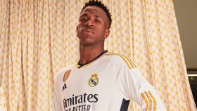 Vinicius, con la nueva camiseta del Real Madrid.
