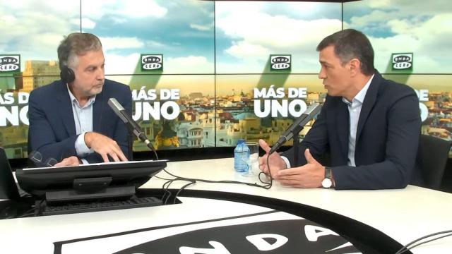 El presidente del Gobierno, Pedro Sánchez, este lunes entrevistado por Carlos Alsina este lunes.