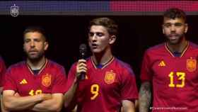 Los cánticos de p... Barça durante la intervención de Gavi en la fiesta de España por la Nations League