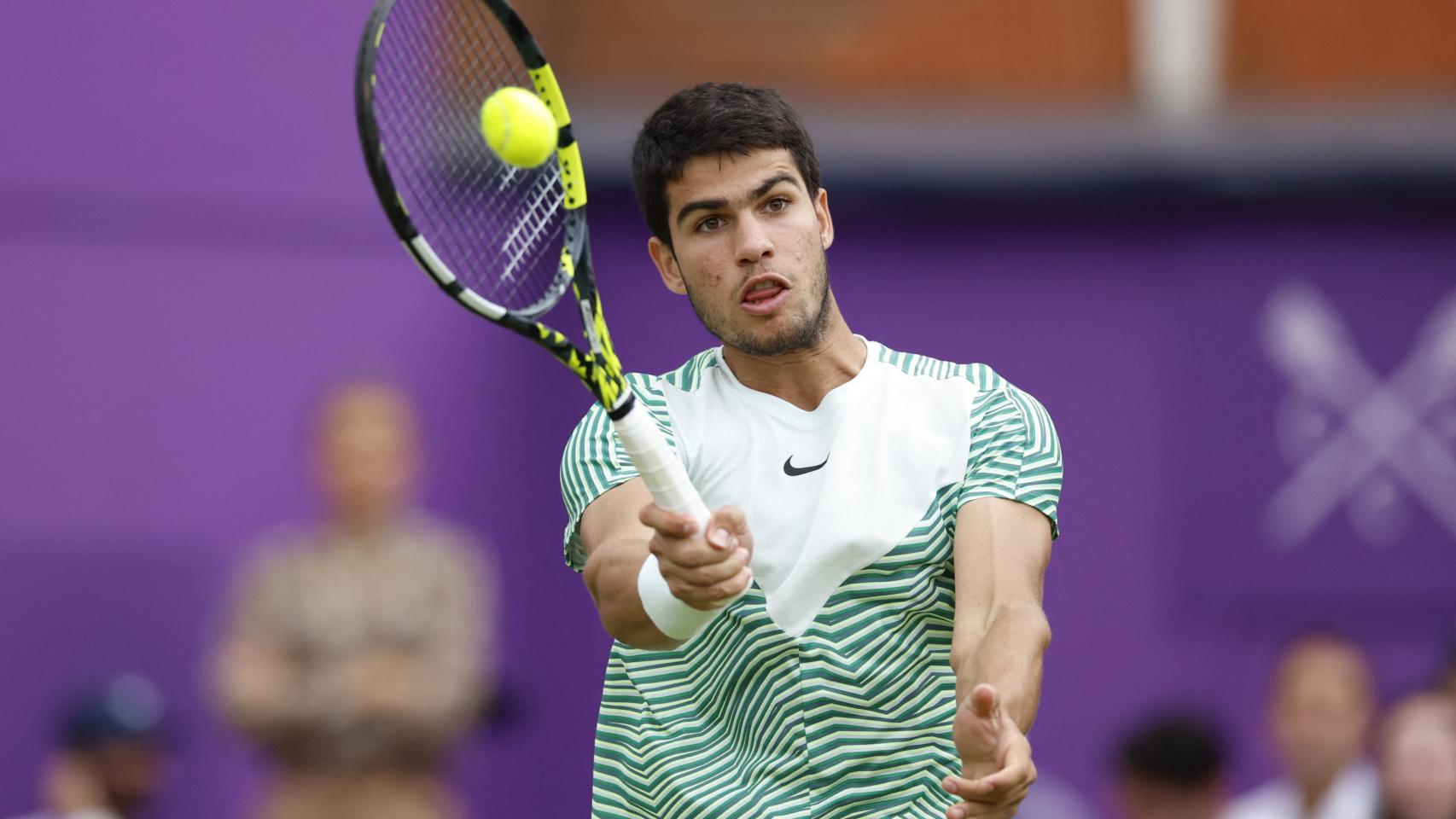 Carlos Alcaraz Supera Un Exigente Test Frente A Arthur Rinderknech En ...