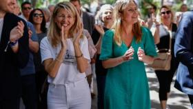 La líder de Sumar, Yolanda Díaz, junto a Alejandra Jacinto en un acto de campaña.