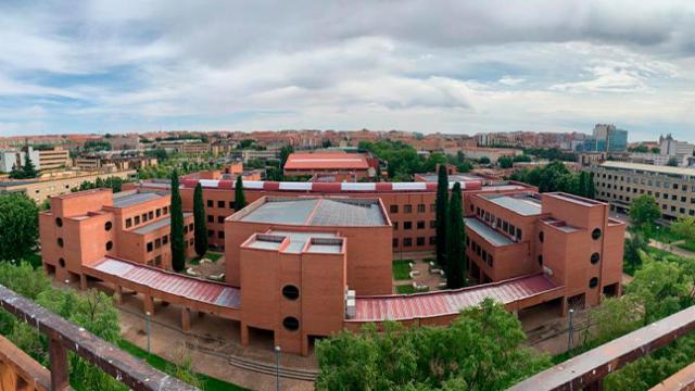 La Universidad de Salamanca comienza a instalar paneles fotovoltaicos en sus facultades