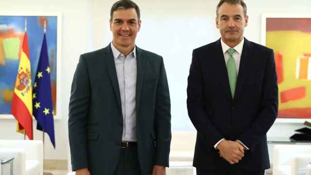 El presidente del Gobierno, Pedro Sánchez, ha mantenido un encuentro en el Palacio de La Moncloa con el consejero delegado de BP, Bernard Looney