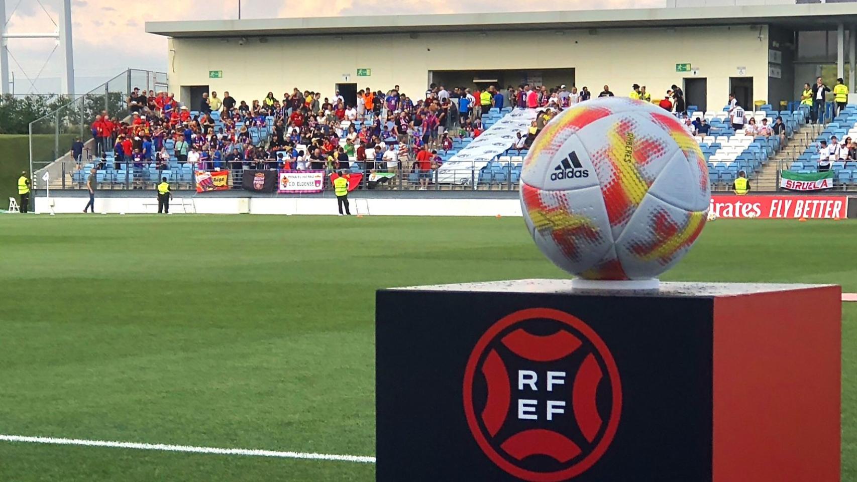 El ascenso del Eldense a Segunda División se juega en À Punt