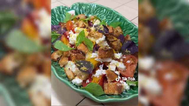 La ensalada viral de TikTok que es perfecta para la resaca de San Juan