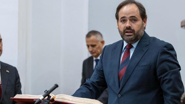 Paco Núñez, el pasado jueves en su toma de posesión como diputado en las Cortes de Castilla-La Mancha . Foto: Javier Longobardo