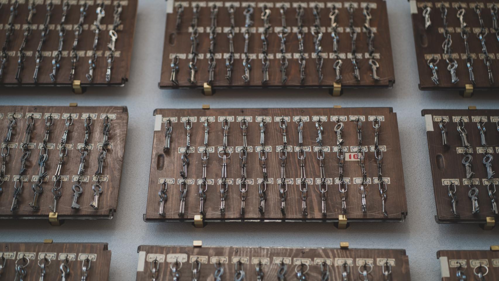 Las llaves conservadas de las cajas fuertes del banco en la tienda Zegna.