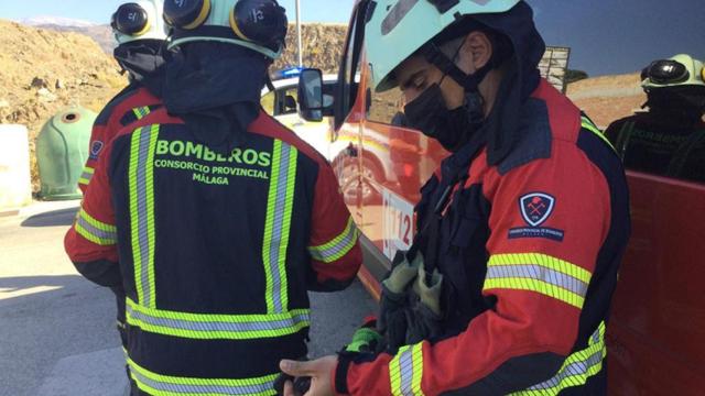 Bomberos del Consorcio Provincial de Málaga en la intervención.