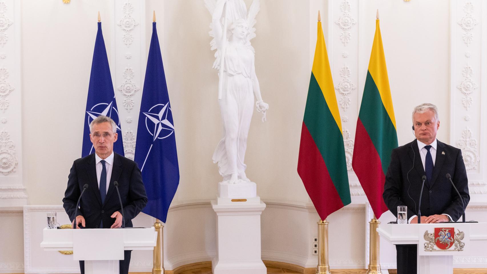 El secretario general de la OTAN, Jens Stoltenberg, durante su comparecencia este lunes junto al presidente de Lituania, Gitanas Nauseda