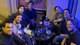 Íñigo Onieva junto a sus amigos en un viaje antes de su boda con Tamara Falcó