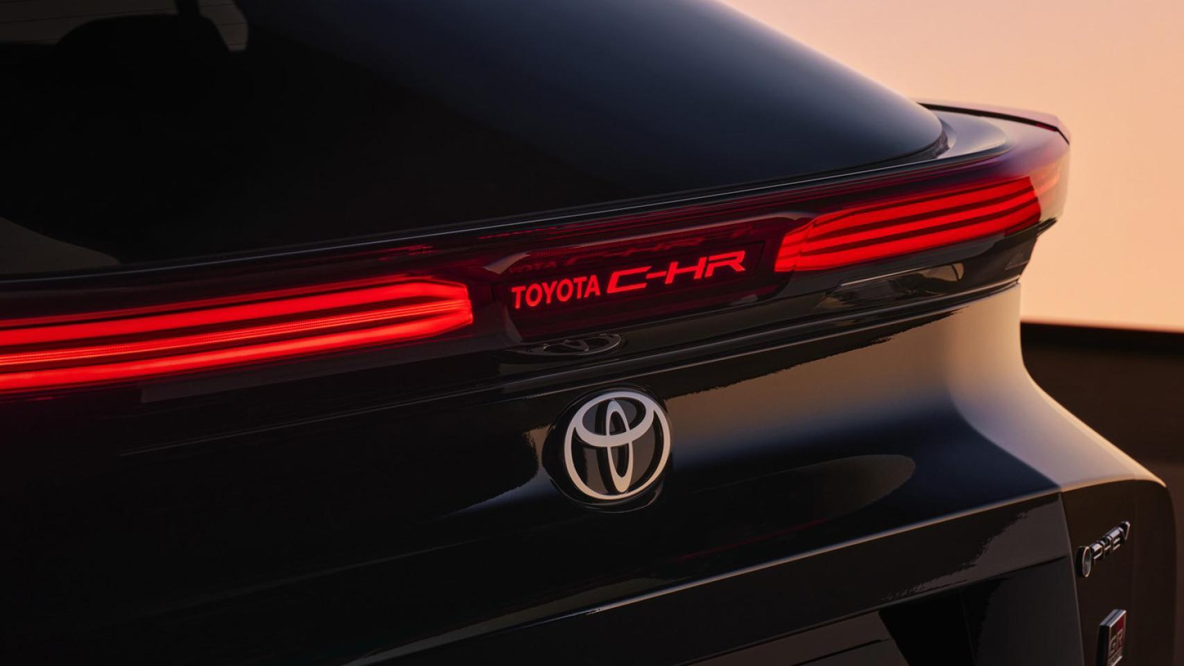 Toyota C-HR 2024: las 5 claves que le harán el SUV híbrido más querido en  España una vez más