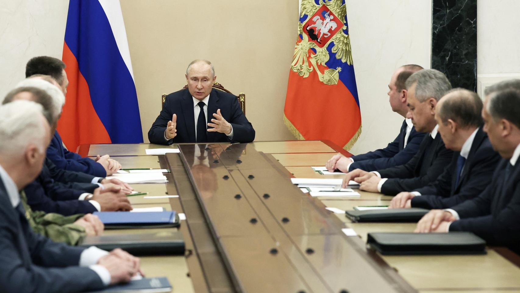 Vladimir Putin, meeting with the heads of the Russian security services in Moscow, this Monday.