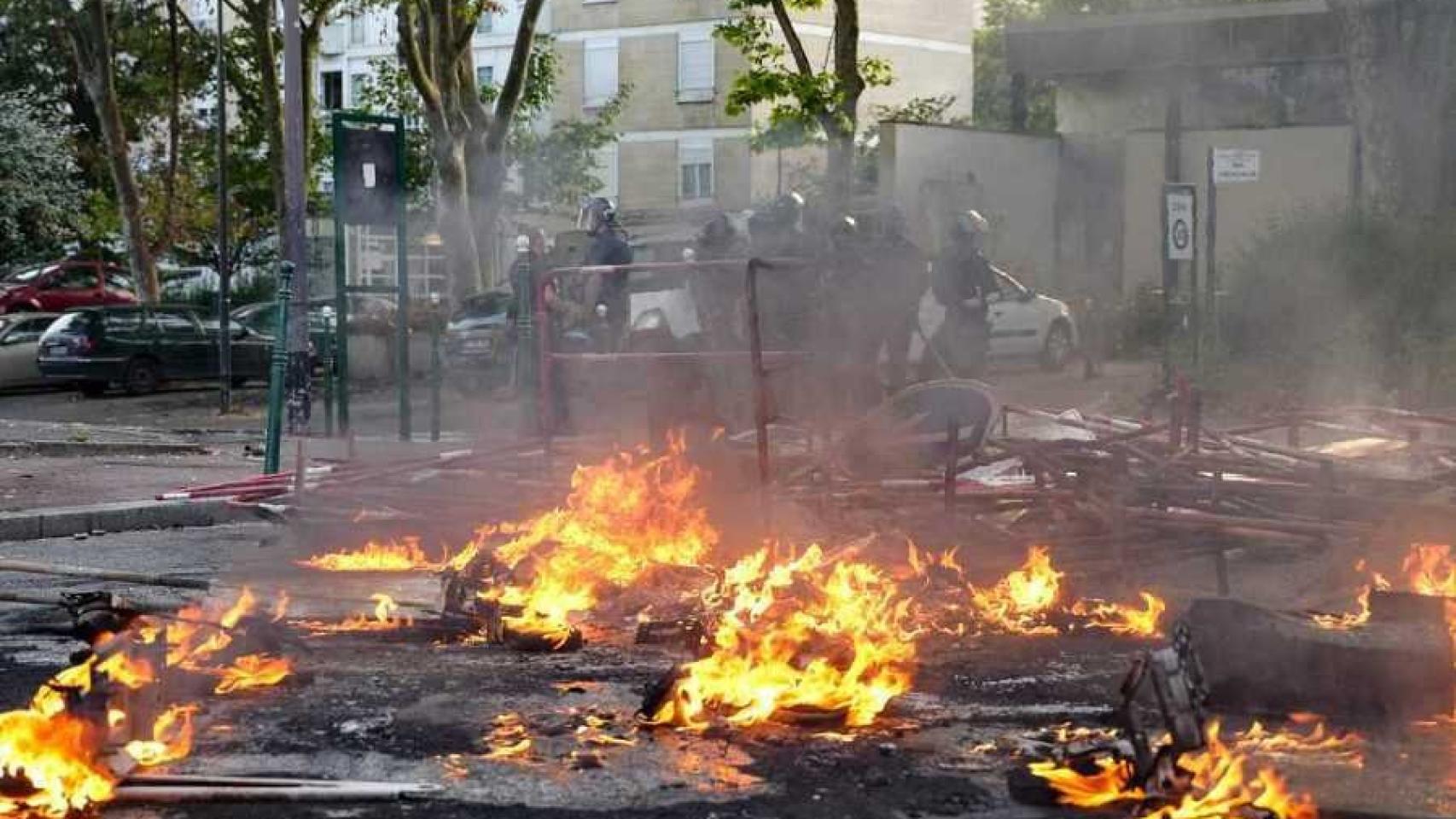 Frame of the riots after the murder of the teenager Naël in Nanterre, this afternoon.