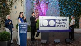 Mercedes Wullich, Marc Morillas y Cruz Sánchez de Lara presentando el nuevo logo de 'Las Top 100'