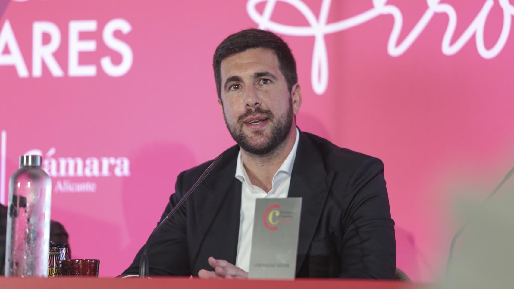 Enrique Riquelme, de limpiar cristales en la gasolinera de su familia a