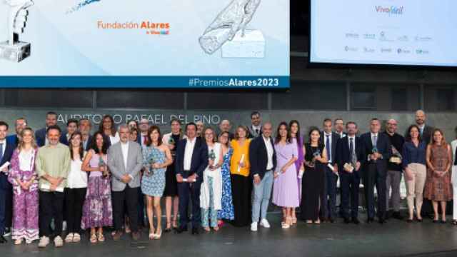 Foto de familia de los Premios Alares 2023.