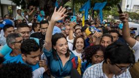 María Corina Machado yendo a inscribirse como candidata a las elecciones internas, el 23 de junio.