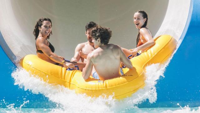 Imagen de una de las atracciones de Aqualandia Benidorm.