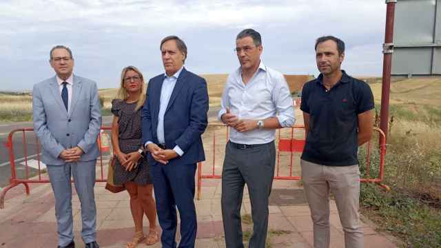 Los alcaldes de Salamanca y Villamayor visitan las obras del corredor verde